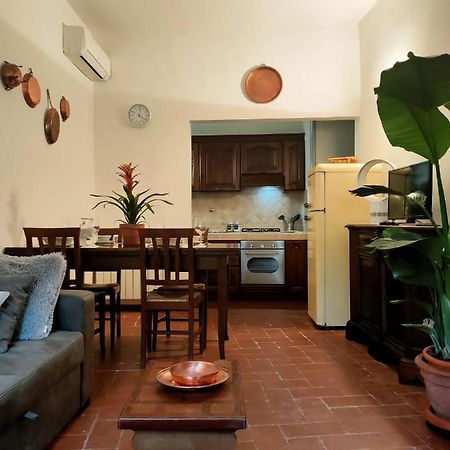 Overlooking'S Duomo Apartment In Mercato Centrale Florenz Exterior foto